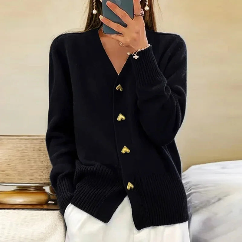 Noéline | Cárdigan Elegante de Cachemira con Botones en Forma de Corazón