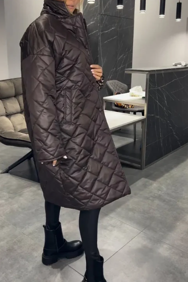 Suzanne | Abrigo acolchado de satén con forro de leopardo